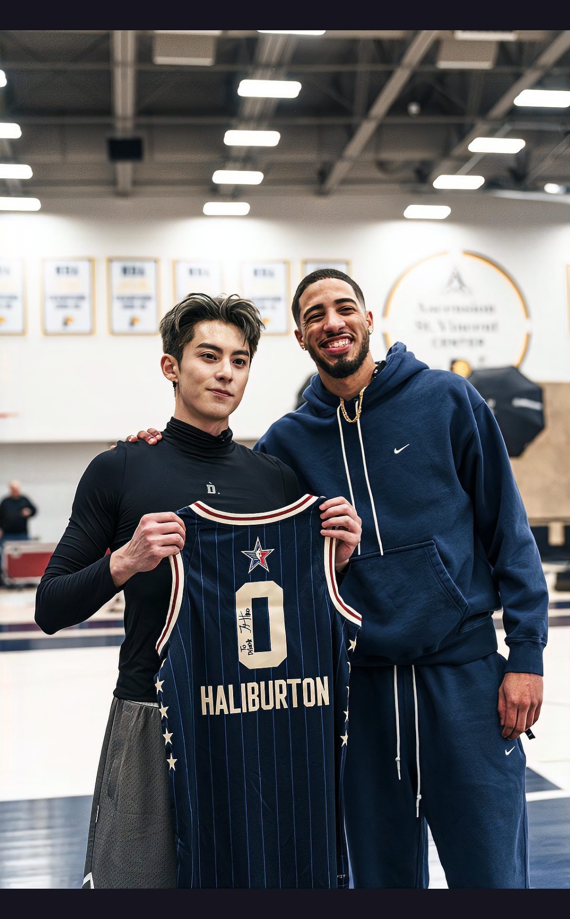 包含今夜全明星赛焦点战,金州勇士豪取连胜,态度坚定,临场指挥获称赞的词条 包含今夜全明星赛焦点战,金州勇士豪取连胜,态度坚定,临场指挥获称赞的词条