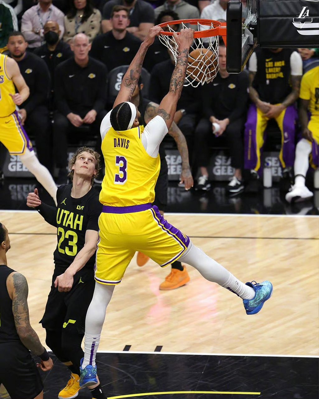 洛杉矶湖人内部会议纪要流出——关键时刻豪取连胜，NBA常规赛使命明确，更衣室氛围转暖的简单介绍